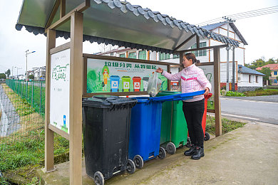 男生和女生打扑克差差差差差:极速策略,思维交锋,竞速卡牌中的风格融合与心理对决-4