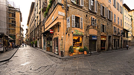 吸奶头直播：极速求生，直播飙车，虚拟奶瓶维系末日狂飙