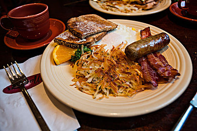 十大黄色软件APP：竞速手游巅峰盘点，街头改装与赛道狂飙全攻略-3