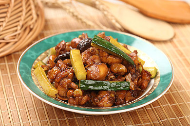 综合的婷婷：极速纪元革新竞速体验，智能副驾开启人机协同驾驶新纪元