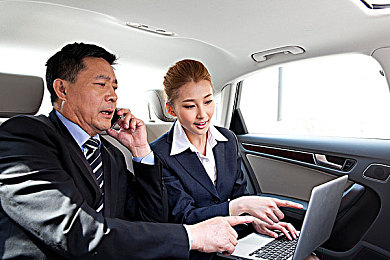 成人影片国产：风驰工作室新作极速魅影发布，国产超跑拟真驾驶体验迎来技术突破-3