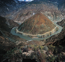 9777xcc最新版本更新内容:极速狂飙新纪元来临,真实授权跑车与动态赛道震撼登场-4