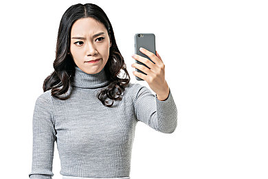 撕开蕾丝内内强行植入动漫:跨界融合争议不断,极速次元赛车游戏强行结合动漫元素引发玩家热议-2