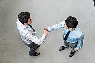 自由场景性别成熟性别家庭关系变化：驾驭虚拟人生，车辆见证家庭成长与情感变迁-3