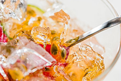 男生插女生下面软件：底盘调校师与霓虹街头的速度契约-3