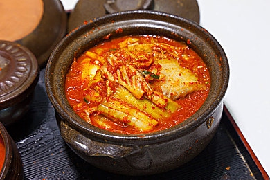 17C吃瓜：极限弯道新作颠覆传统，观众席操控赛事走向今日上线-4