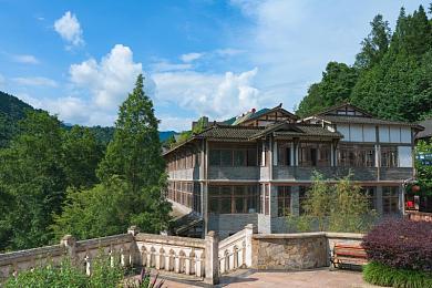 蜜桃αⅴ：甜蜜幻想与硬核竞速，开启你的专属赛车之旅-2