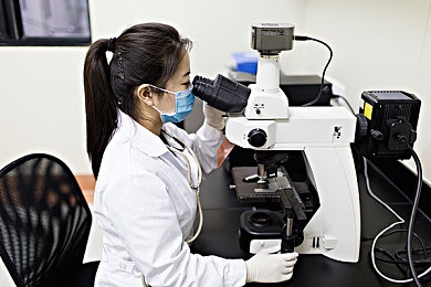 男人的香蕉插进女人的蜜桃：果核创意新作发布，趣味竞速开启甜蜜赛道对决-3