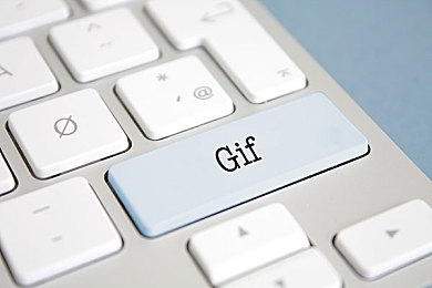 男人插入女人下面APP：未来竞速新作上线三月获好评，深度解析隧道突袭战术与赛道攻略-3