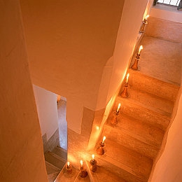 亚洲综合2：霓虹街巷，极速穿梭东方脉搏之旅-5