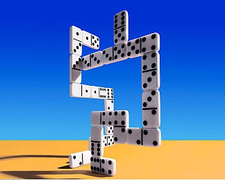 晚上打扑克：霓虹赛道，王牌驱动，策略与速度的夜间狂飙-2