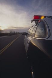 天天色天天操天天射：《极速狂飙：霓虹纪元》正式上线，视觉操控战斗三重奏引爆竞速新潮流-5