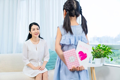 美女露出奶头软件：深度解析赛博竞速新作，核心改装系统颠覆传统玩法-4