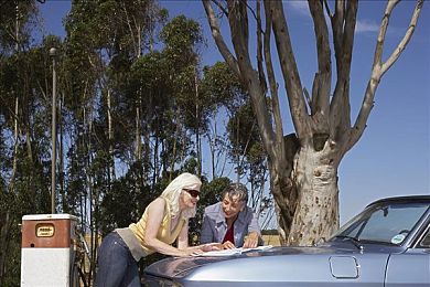 乱淫视频网站：极速追缉网络暗影，赛博朋克世界中的竞速解谜与道德抉择