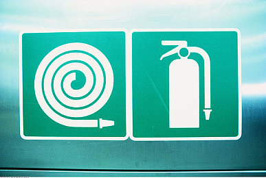 张丽和黑老外：东方侠女联手机械天才，霓虹都市上演速度与战术传奇-5