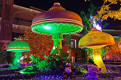 亚洲黑人av：霓虹城街头传奇，多元车手共竞速，改装文化与尊重交织的赛道盛宴-4