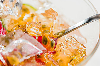 亚洲一区中:霓虹赛道竞速巅峰,真实驾驶征服都市雨夜-3