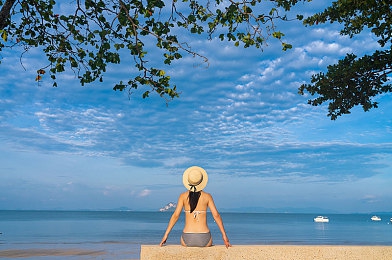 黄色app下载3.30：疾驰于地平线，黄金魅影的赛道传说-5