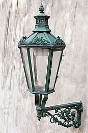 美女裸身软件无内裤：虚拟幻影代码赛车手，黑客竞速破解弱点新体验-3