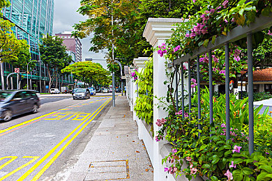 洗澡时老板突然脱掉我胸罩：独立游戏以黑色幽默解构职场权力，玩家在荒诞情境中破解压迫谜题-5