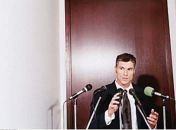 黄色软件破解版无限：《极速狂飙：无限改装》深度评测，合法改装攻略与弯道技巧全解析-4