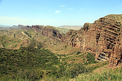 葫芦娃里不卖药：经典动画改编竞速新作今日上线，七兄弟化身赛车展开奇幻对决-5