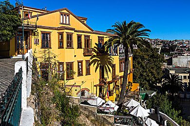 二次元美女裸体软件：极速幻境全新版本上线，物理引擎打造沉浸式角色外观动态系统-2