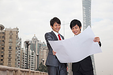 没穿衣服女生的平台：极致改装新作发布，从零打造梦想赛车的硬核体验全解析-3