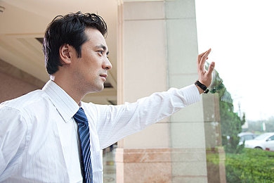 操逼APP软件：极致竞速新标杆，真实物理引擎重塑跨平台驾驶体验-2