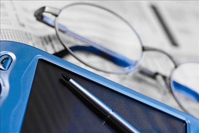 十大黄色软件app：疾驰金辉，虚拟赛道上的十道闪电传奇-2