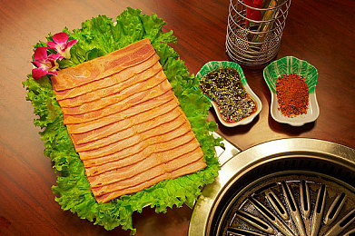 黄色成人APP下载：《极限狂飙》隐藏任务引爆热议，玩家解锁神秘黄色跑车限时挑战-2