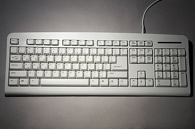 红桃视频成人免费网站：心跳轰鸣，极速幻影的虚拟驾驶圣殿-2