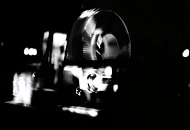 狠一区二区:极速冲刺与弯道艺术的交响,征服地平线双面赛道-3