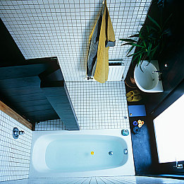 黄色软件oppo免费：OPPO渠道限定涂装曝光，疾风黄赛车助力街头狂飙