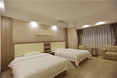 未满十八网站：极限竞速地平线5测评，虚拟赛道如何成为青少年汽车文化启蒙课堂