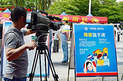 3p丈母娘：未来都市上演另类竞速，三位女婿合力挑战高难度家庭考验-5