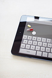 黄色软件0.03：霓虹街道狂飙，像素出租车司机的午夜生存指南-5