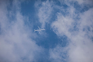 未满18岁禁止浏览网页：《暗夜狂飙：罪与罚》今日深度评测，赛博朋克飙车直面道德抉择-5