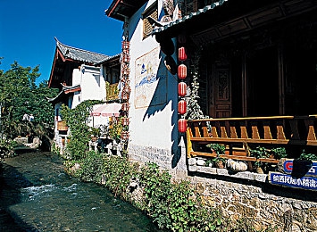 小香蕉怒怼大桃子：极速狂飙全新版本上线，草根车手逆袭霸主车队实录-5