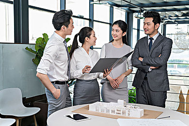 A片按摩店：霓虹城方向盘后的双面人生，道德抉择驱动黑色幽默之旅-5