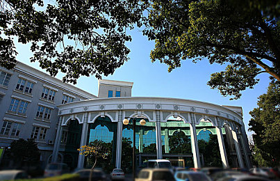 双男黄网：极速双雄今日上线，黄色网格线引爆全新竞速对决-2