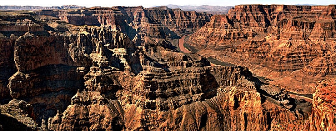 斯托娅版《壮志凌云》：反重力竞速新作发布，极速狂飙颠覆传统赛道体验-5