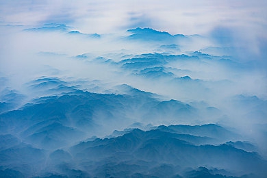 打扑克又疼又叫床上：《狂野飙车9》今日攻略，极速碰撞中的策略与激情全解析-4