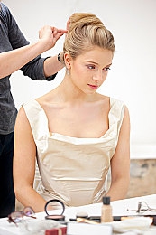 男人和雌性宠物交l配：钢铁之心与数据之魂，意识共鸣的废土羁绊之旅-2