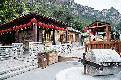 久久机热：硬核赛车模拟游戏热度不减，手柄玩家也能挑战极限圈速-3