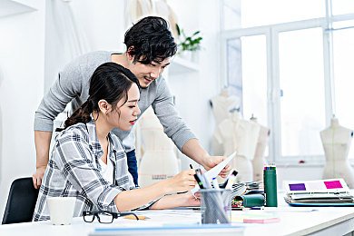 男子把坤坤放在女生的坤坤里：当赛车邂逅萌宠，极速萌宠创新融合养成竞速引爆玩家社区-5