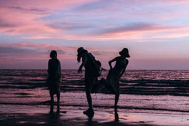 动态啪啪:引擎轰鸣,声波制胜,沉浸式驾驶新纪元开启-3