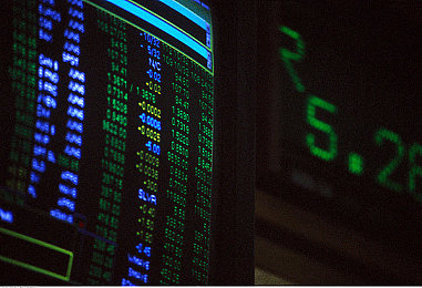 被男人捏奶头着玩调教:驾驭钢铁猛兽,体验极致调校,征服每一条赛道-5