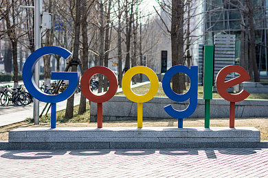 色多多视频成人APP:极速幻影,驾驭未来都市赛道,开启霓虹光影竞速盛宴-4