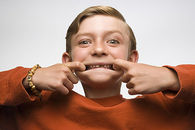 美女脱衣视频：经典赛车游戏视觉奖励系统，回顾玩家成就解锁设计演变-4